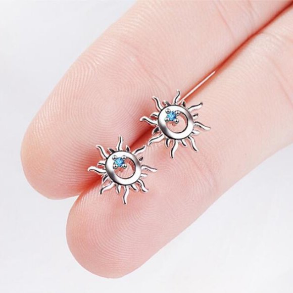 NEW 925 Sterling Silver Diamond Sun Stud Earrings - Picture 2 of 4
